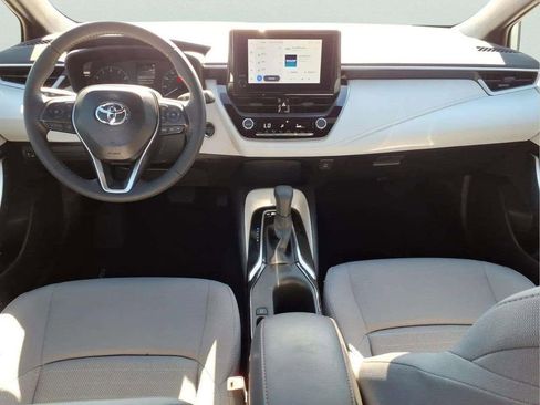 Used 2025 Toyota Corolla SE image 12
