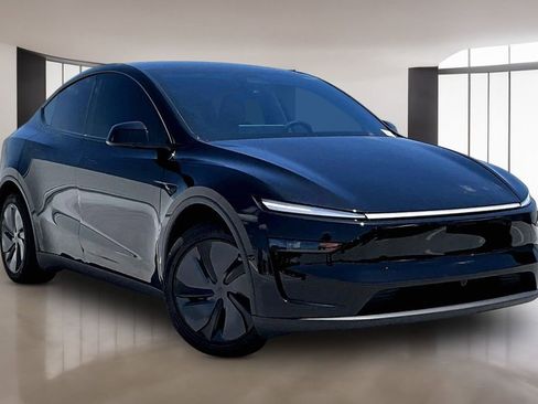 Used 2026 Tesla Model Y Long Range AWD/4WD image 3