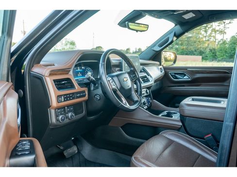 Used 2022 Chevrolet Suburban High Country AWD/4WD image 12