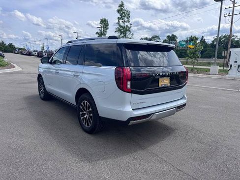 Certified 2025 Ford Expedition Platinum AWD/4WD image 3