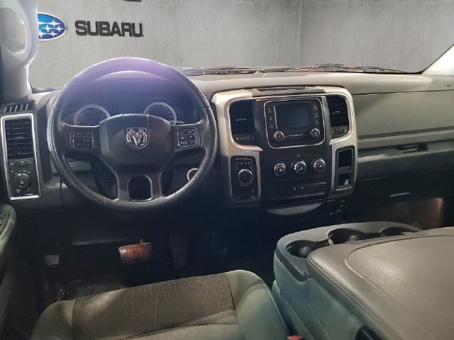 Used 2015 RAM 1500 Classic SLT AWD/4WD image 2