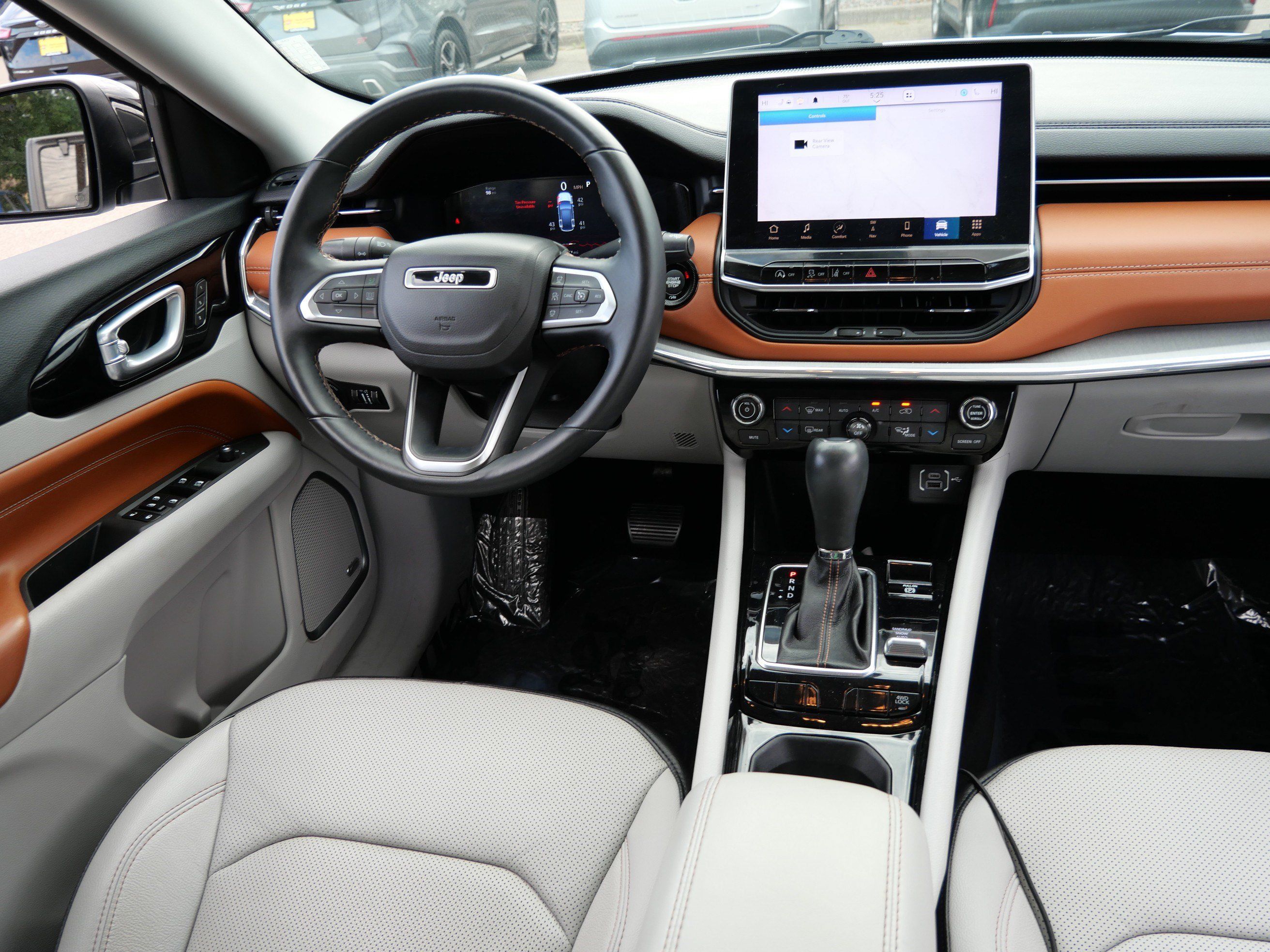 Used 2022 Jeep Compass Limited w/ Elite Group AWD/4WD image 9