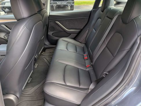 Used 2023 Tesla Model 3 Standard Range RWD image 11