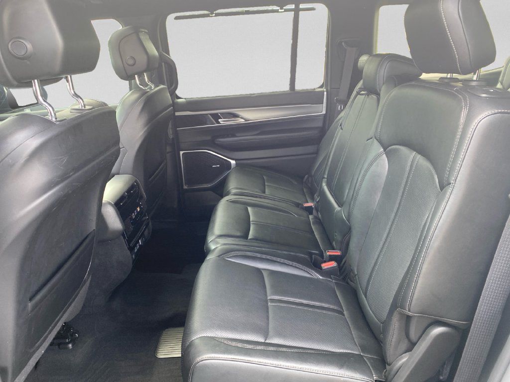 Used 2023 Jeep Wagoneer Series II RWD image 25