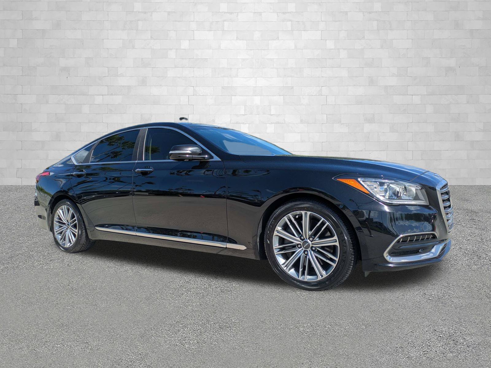 Used 2018 Genesis G80 3.8 RWD image 1
