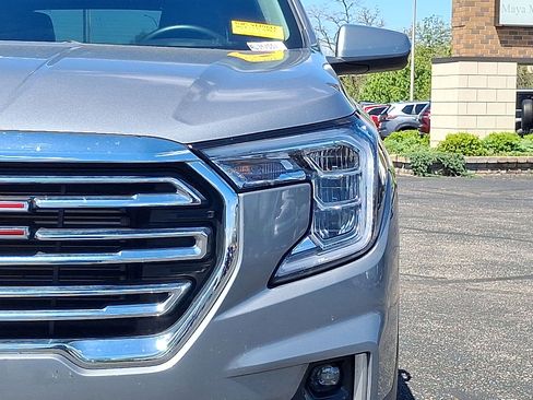 Used 2024 GMC Terrain SLT AWD/4WD image 28