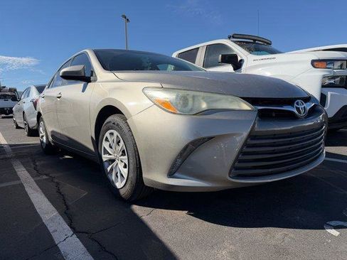 Used 2016 Toyota Camry LE image 2