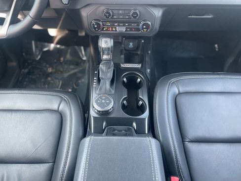 Used 2025 Ford Bronco Outer Banks image 13