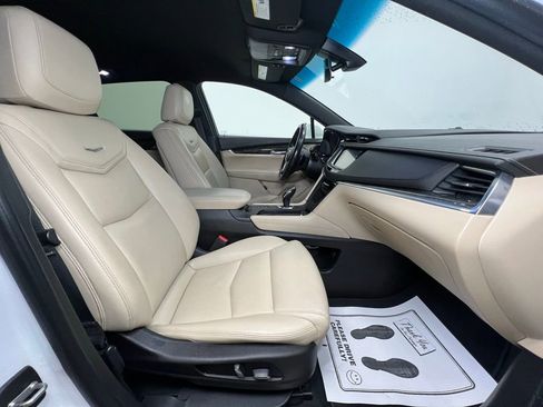 Used 2019 Cadillac XT5 AWD image 9