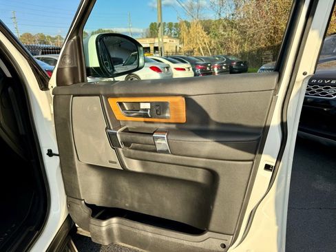 Used 2015 Land Rover LR4 HSE image 24