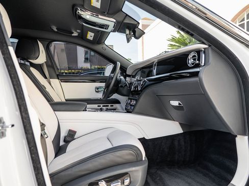 Certified 2022 Rolls-Royce Ghost image 34