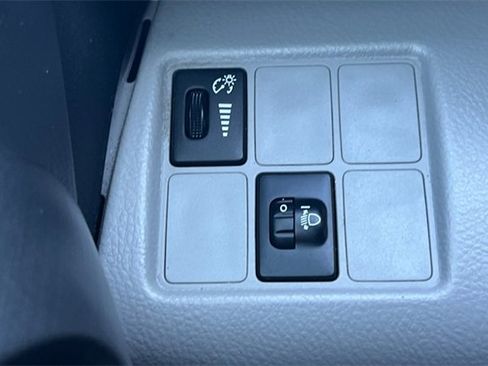 Used 2014 Toyota RAV4 EV image 31