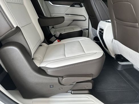 Certified 2024 GMC Acadia Denali w/ Super Cruise Package image 45