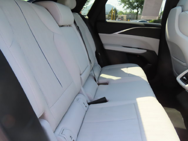 Certified 2024 Cadillac Lyriq Luxury AWD/4WD image 40