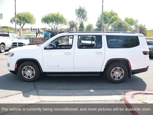 Used 2023 Jeep Wagoneer L 4WD w/ Rear Seat Video Group 1 image 2