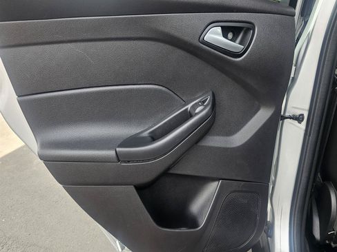 Used 2014 Ford Focus SE w/ Equipment Group 201A FWD image 27