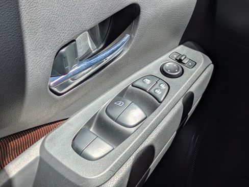 Certified 2021 Nissan Kicks SR FWD image 24