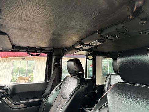 Used 2017 Jeep Wrangler Unlimited Sport AWD/4WD image 15