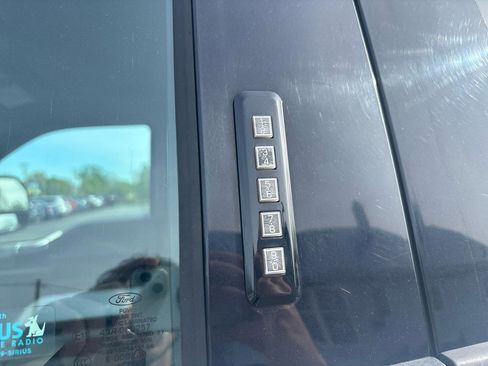 Used 2017 Ford F250 XLT w/ XLT Premium Package AWD/4WD image 5