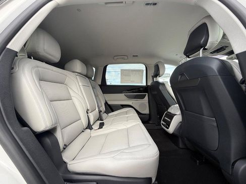 New 2026 Lincoln Nautilus Premier image 5