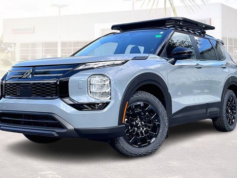 New 2026 Mitsubishi Outlander SE AWD/4WD image 2