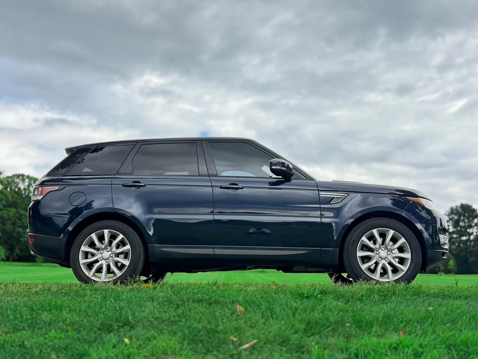 Used 2016 Land Rover Range Rover Sport HSE AWD/4WD image 32
