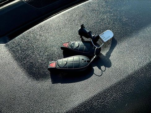 Used 2022 RAM 1500 Classic SLT image 12