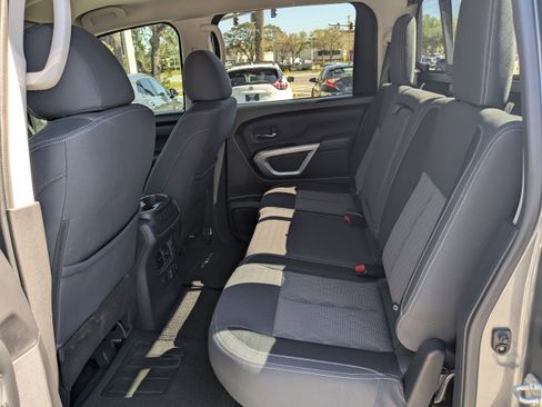 Used 2024 Nissan Titan SV w/ SV Convenience Package image 15