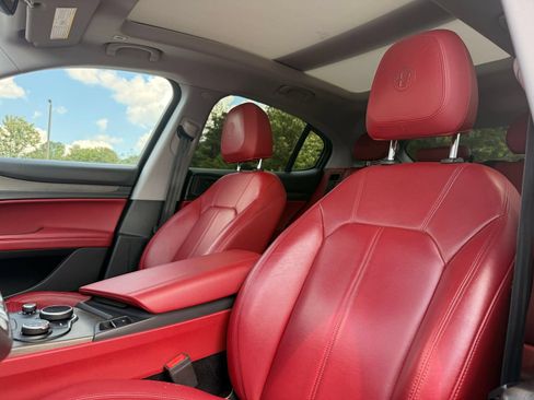 Used 2018 Alfa Romeo Stelvio Ti AWD/4WD image 16