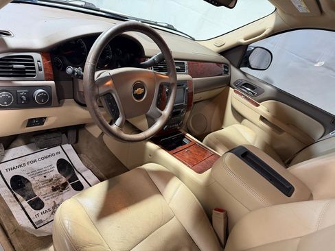 Used 2014 Chevrolet Suburban LTZ image 26