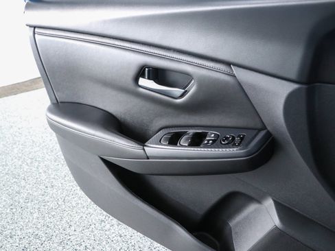 Used 2024 Nissan Sentra SV FWD image 21