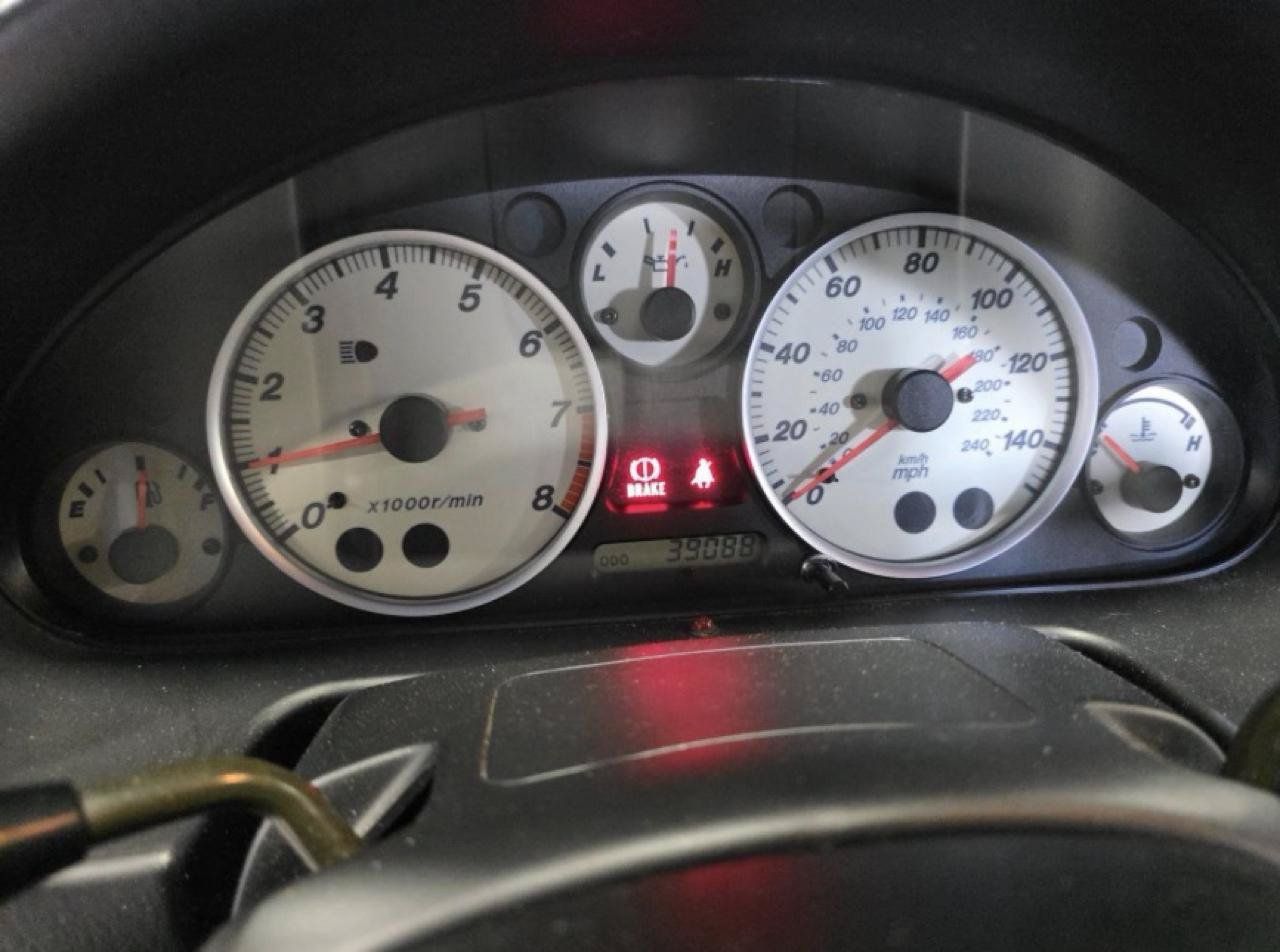 Used 2003 MAZDA MX-5 Miata RWD image 5