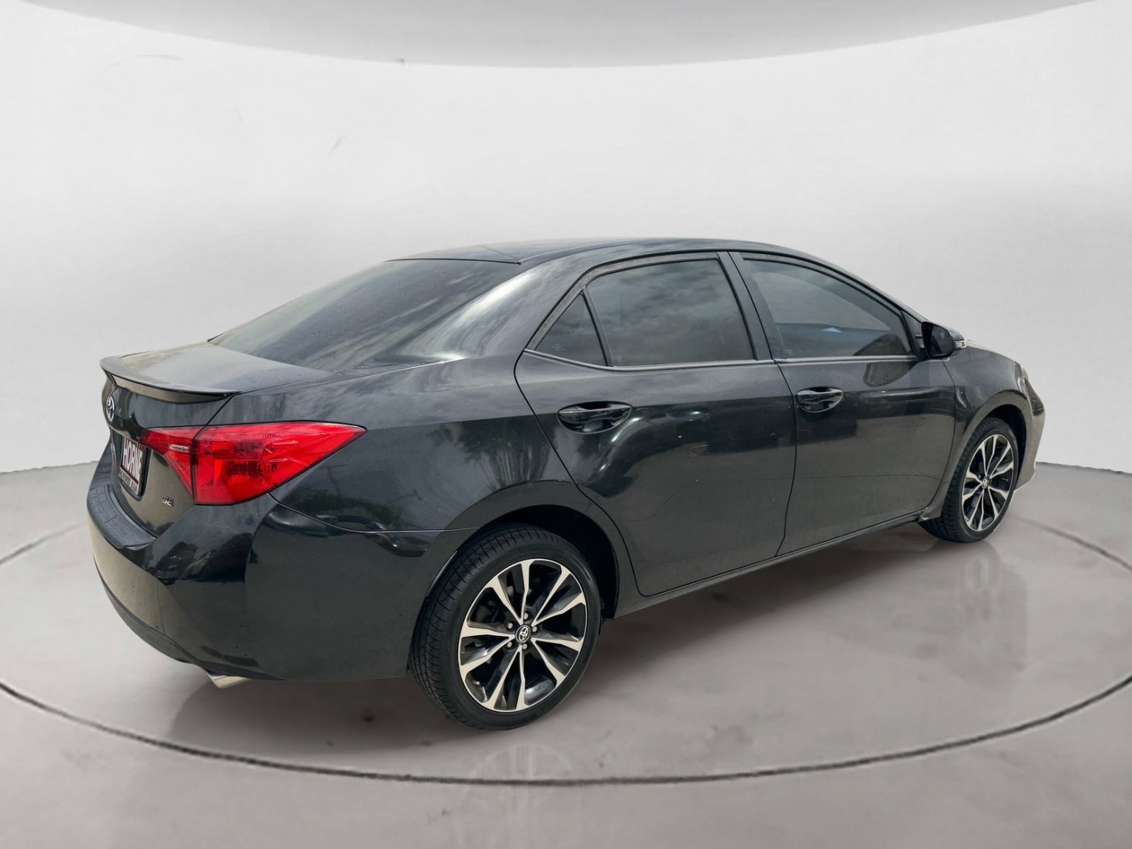 Used 2018 Toyota Corolla SE w/ Carpet Mat Package (TMS) FWD image 4