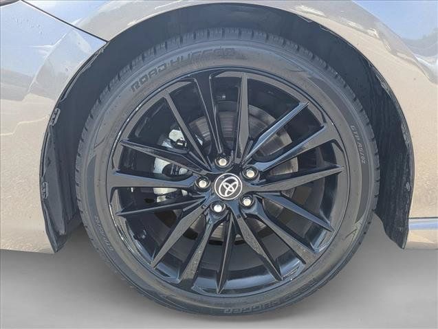 Used 2022 Toyota Camry XSE FWD image 9
