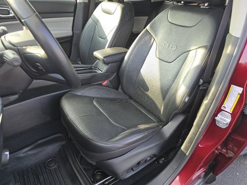 Used 2022 Jeep Compass Limited image 25