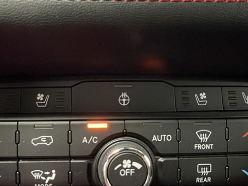 Used 2025 Dodge Durango GT AWD/4WD image 32
