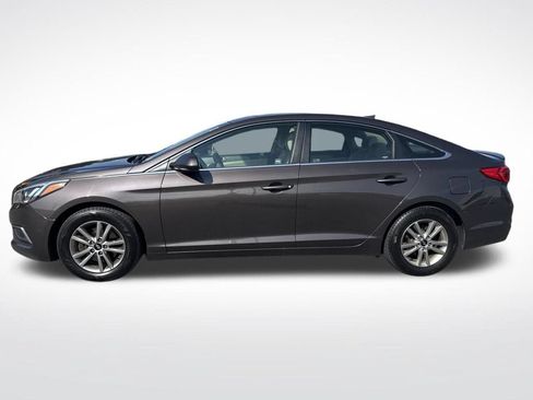 Used 2017 Hyundai Sonata SE FWD image 2