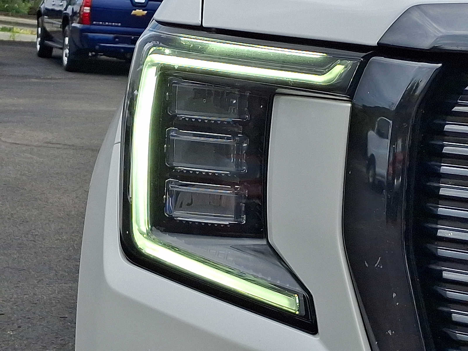 Used 2024 GMC Yukon Denali Ultimate AWD/4WD image 10