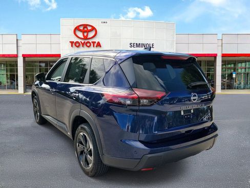 Used 2025 Nissan Rogue SV AWD/4WD image 4