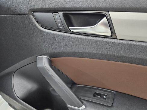 Used 2021 Volkswagen Passat 2.0T SE image 20