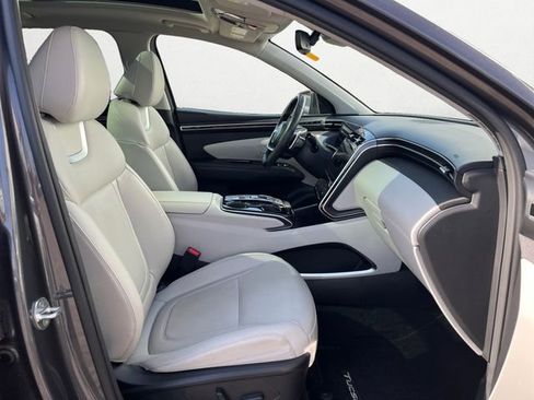 Used 2023 Hyundai Tucson Limited image 16