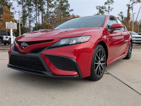 Used 2024 Toyota Camry SE image 8