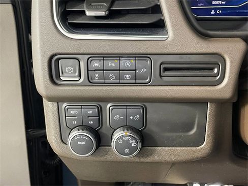 Used 2022 Chevrolet Tahoe Z71 w/ Luxury Package image 12