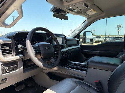 Used 2025 Ford F350 XLT AWD/4WD image 28