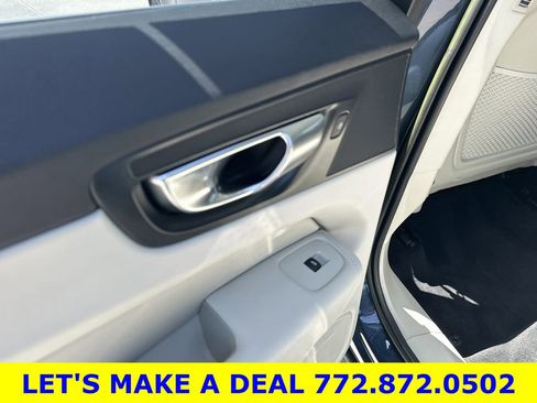 Used 2023 Volvo XC60 B5 Plus w/ Protection Package Premier AWD/4WD image 11