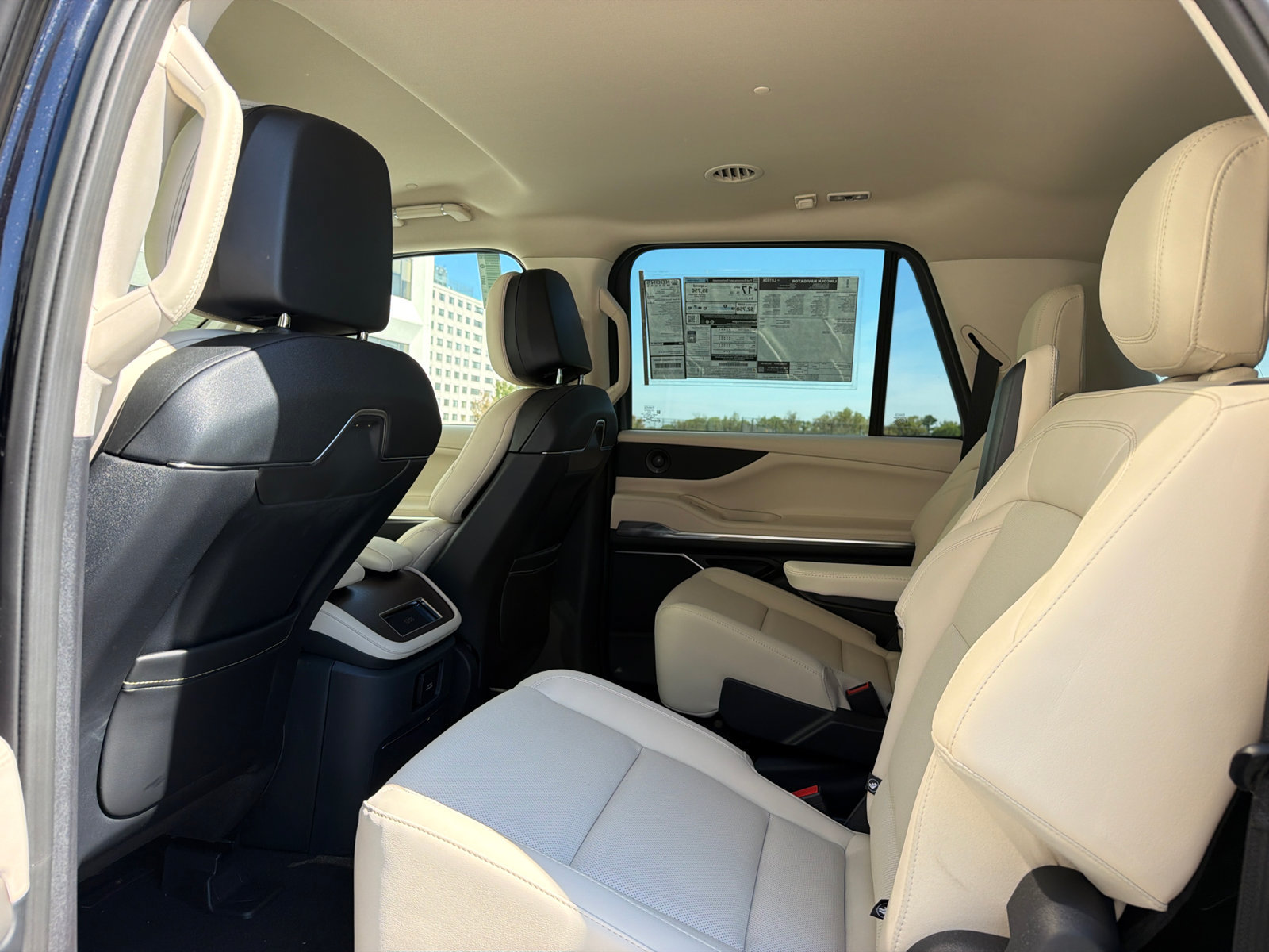 New 2027 Lincoln Navigator L Premier AWD/4WD image 22