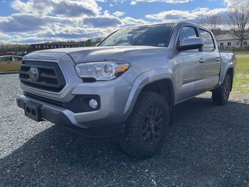 Used 2021 Toyota Tacoma SR5 AWD/4WD image 2