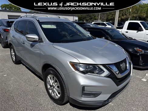 Used 2020 Nissan Rogue SV image 1