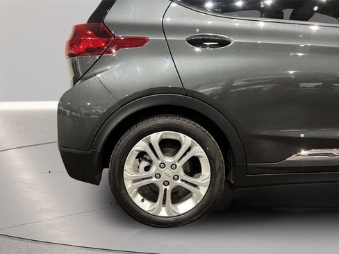 Used 2020 Chevrolet Bolt LT image 34