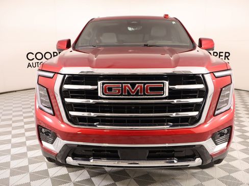 Used 2025 GMC Yukon Elevation w/ Elevation Premium Package AWD/4WD image 10